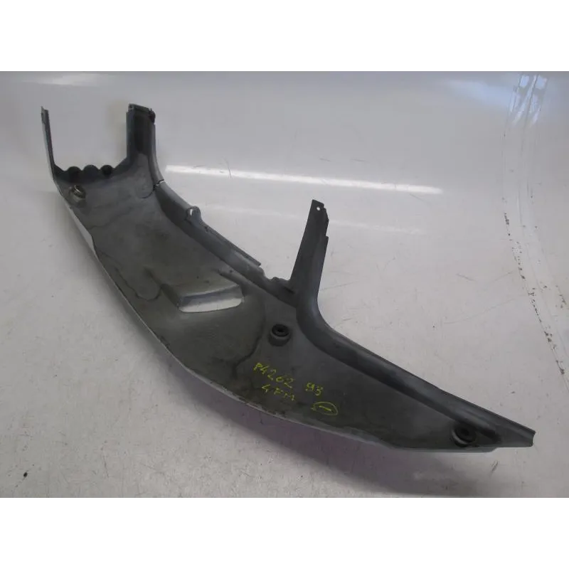 Cache carenage coque arriere gauche YAMAHA YZF 750 R 1993-1996