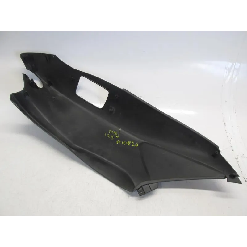 Cache carenage coque arriere gauche YAMAHA YP 125 2003-2006 MAJESTY