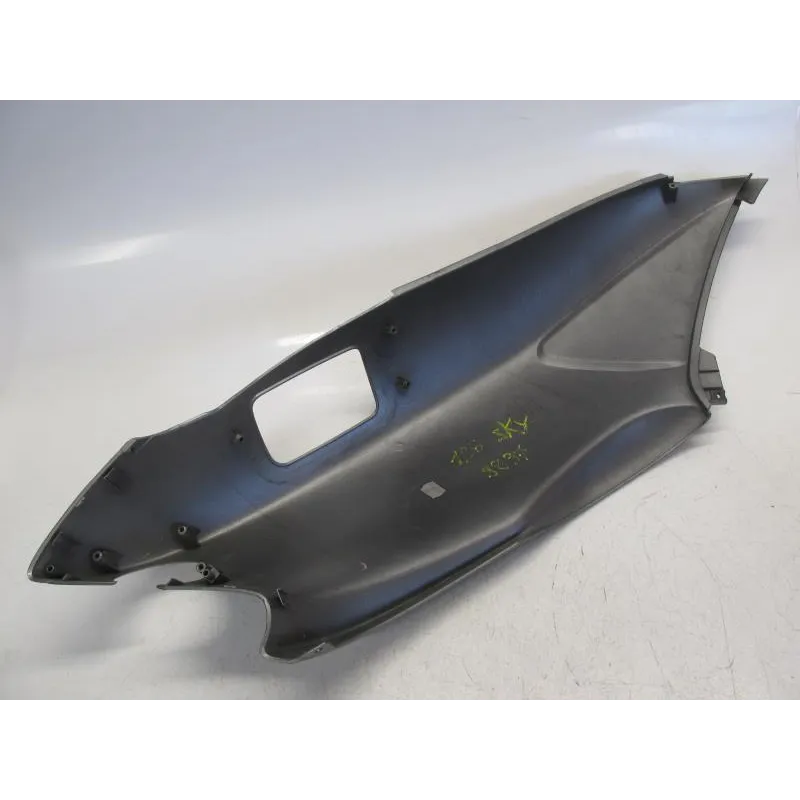 Cache carenage coque arriere gauche YAMAHA YP 125 2003-2006 MAJESTY