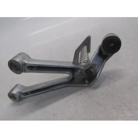 Platine et repose pieds arriere droit SUZUKI SV 650 N 2003-2006