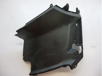 Cache carenage sous selle gauche PEUGEOT KISBEE 50 2016-2017 4T
