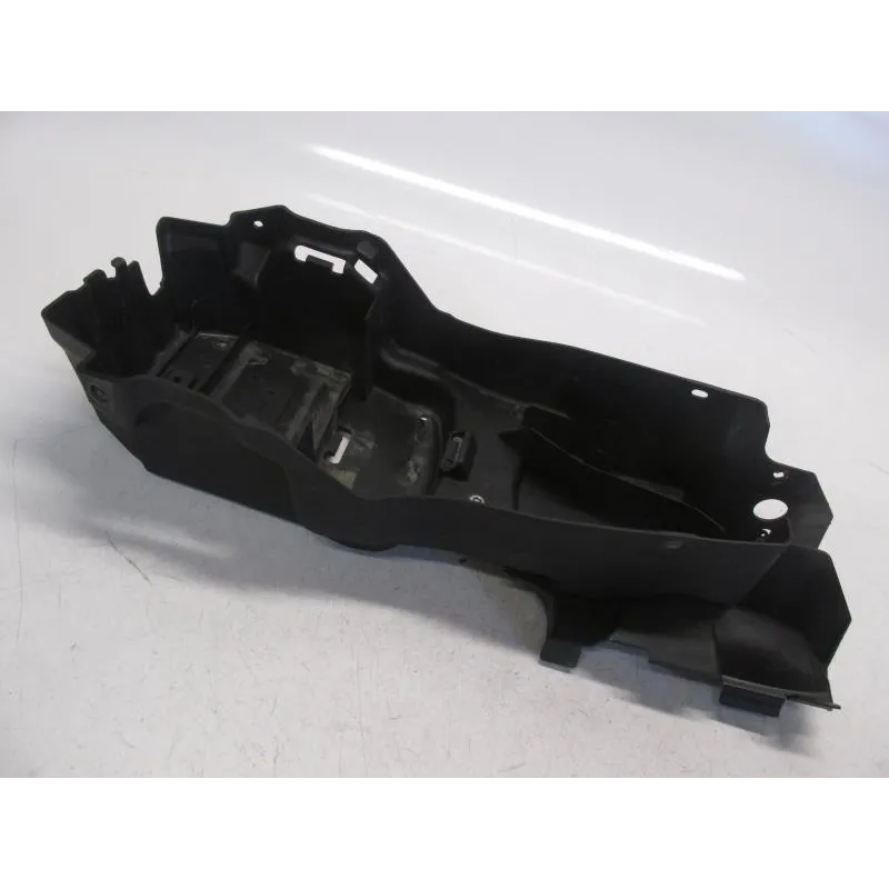 Passage de roue TRIUMPH STREET TRIPLE R 675 2009-2011