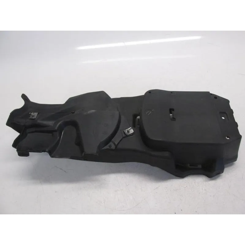 Passage de roue TRIUMPH STREET TRIPLE R 675 2009-2011
