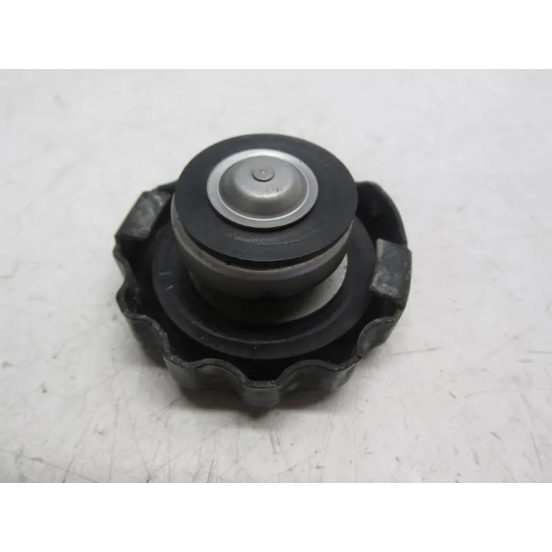 Bouchon de radiateur TRIUMPH STREET TRIPLE R 675 2009-2011