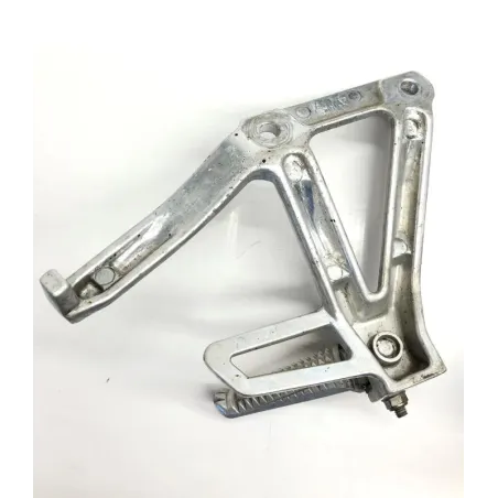 Platine et repose pieds arriere gauche YAMAHA FZS 600 1998-1999 FAZER