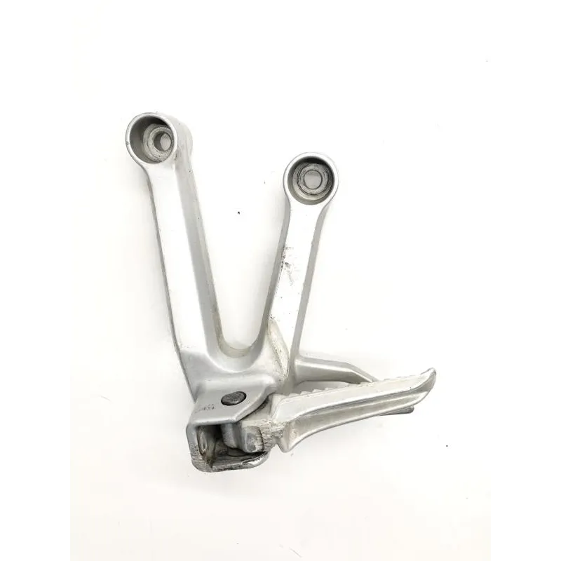 Platine et repose pieds arriere gauche SUZUKI SV 650 S 2003-2006