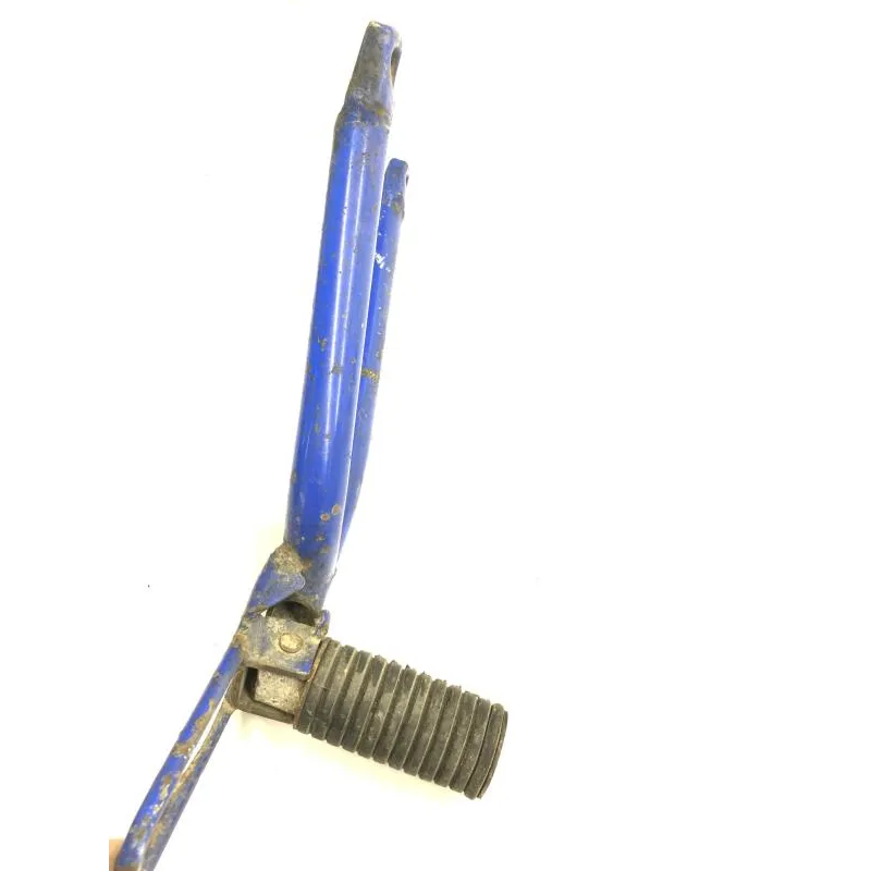 Platine et repose pieds arriere droit SUZUKI DR 600 R 1986-1989