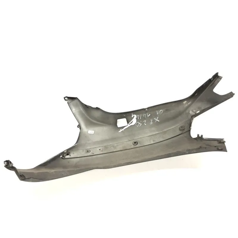 Cache carenage coque arriere gauche PIAGGIO X8 125 2004-2007