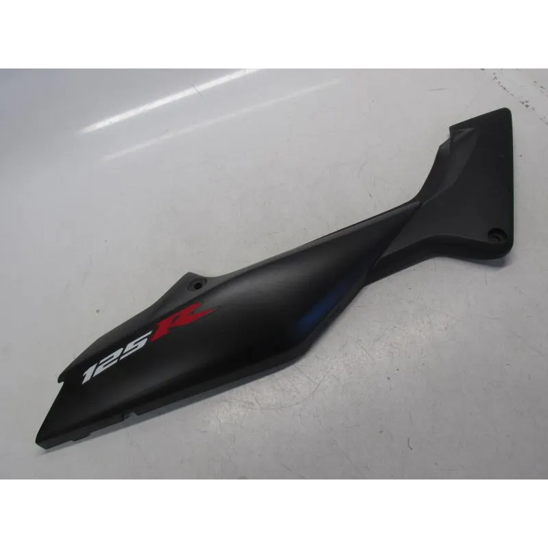 Cache carenage coque arriere droit HONDA CBR 125 R 2004-2006
