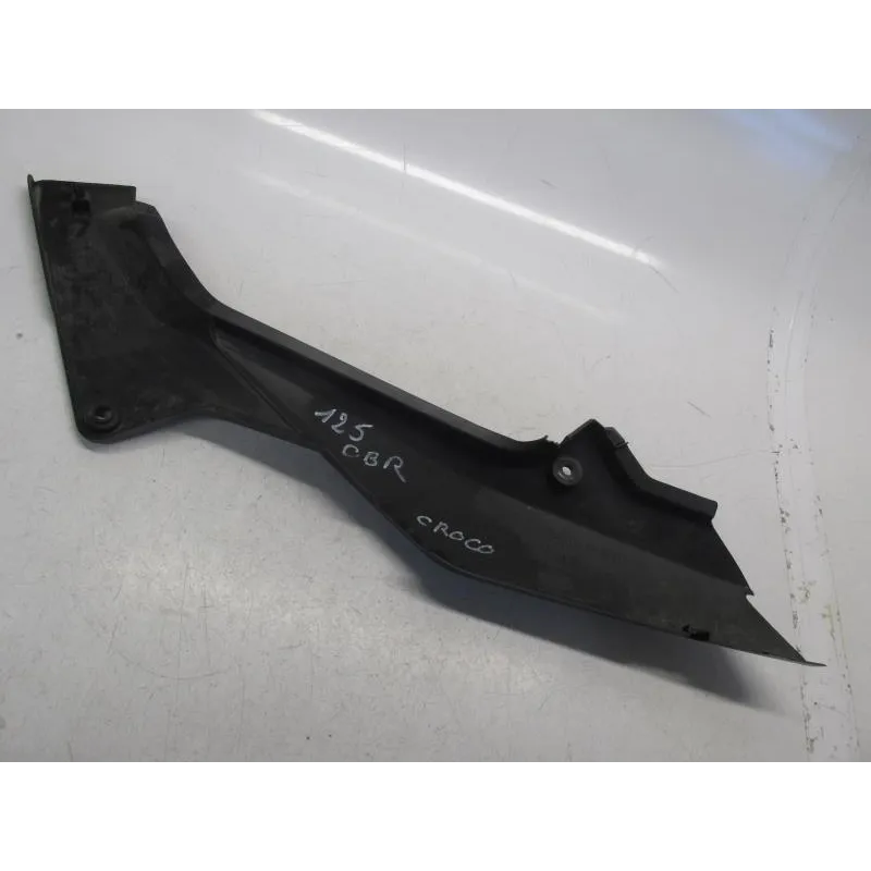 Cache carenage coque arriere droit HONDA CBR 125 R 2004-2006