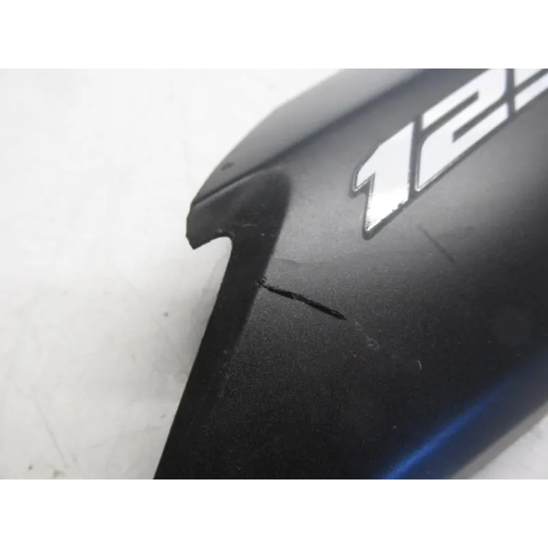Cache carenage coque arriere droit HONDA CBR 125 R 2004-2006