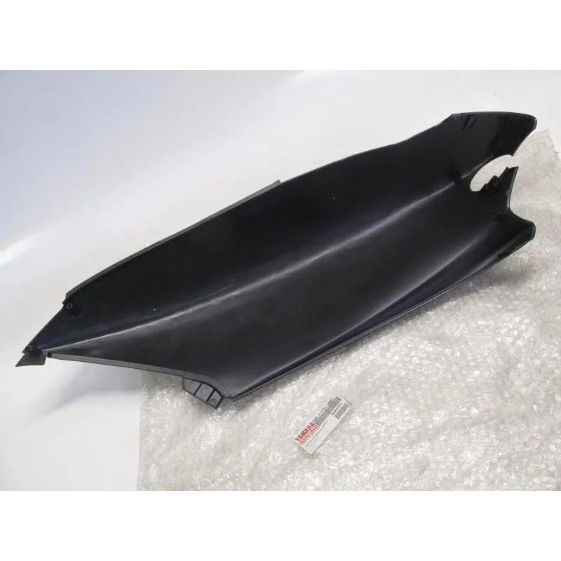 Cache carenage coque arriere droit YAMAHA YP 125 2001-2002 MAJESTY