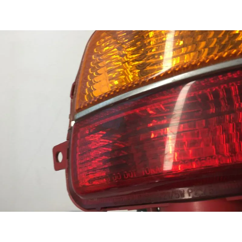 Bloc feu + clignotant ar droit SUZUKI AN 650 2003-2012 BURGMAN