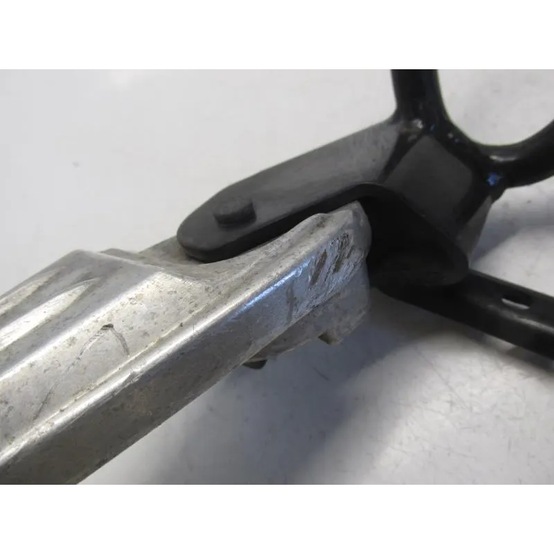 Platine et repose pieds arriere droit HONDA PCX 125 2010-2011