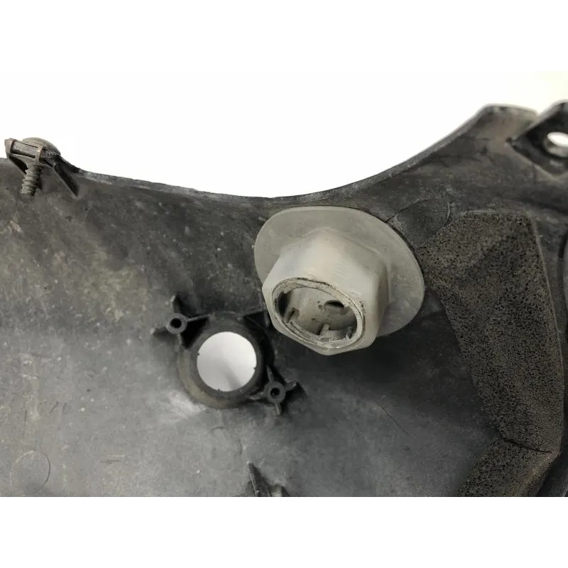 Cache carenage coque arriere gauche SUZUKI GSX F 600 1998-2001