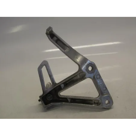 Platine et repose pieds arriere gauche YAMAHA FZS 600 2000-2001 FAZER
