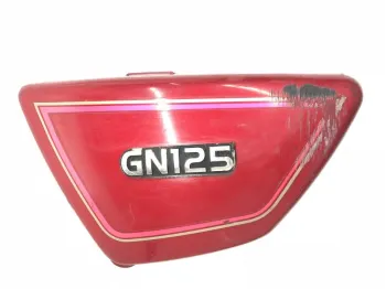 Cache carenage sous selle gauche SUZUKI GN 125 1982-1996