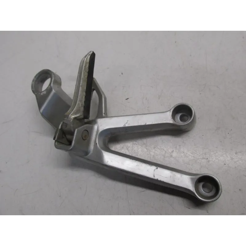 Platine et repose pieds arriere droit SUZUKI SV 1000 S 2003-2005