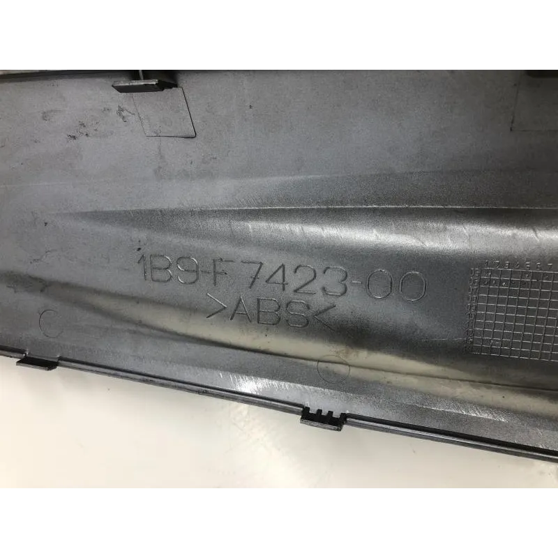 Cache lateral droit YAMAHA YPR 125 2006-2009 XMAX