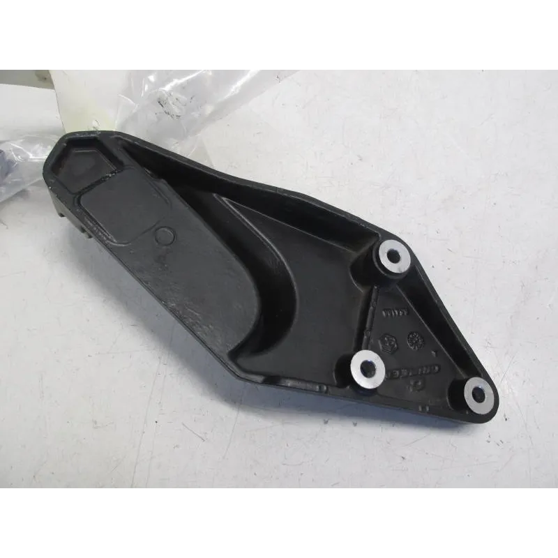 Platine arriere gauche GILERA GP 800 2009 CENTENAIRE