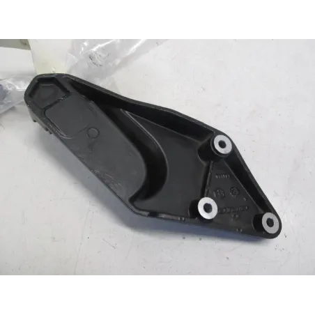 Platine arriere gauche GILERA GP 800 2009 CENTENAIRE