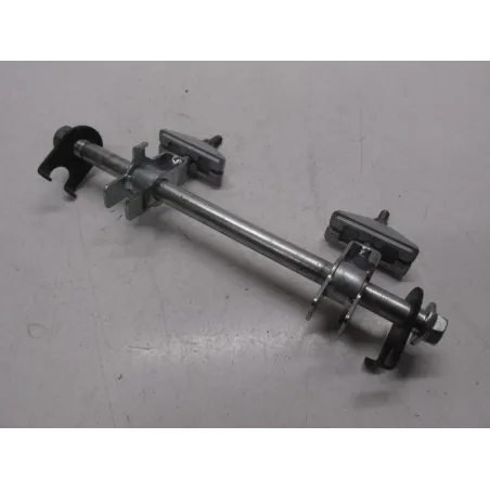 Axe de roue arriere HONDA CB 500 F 2017-2019