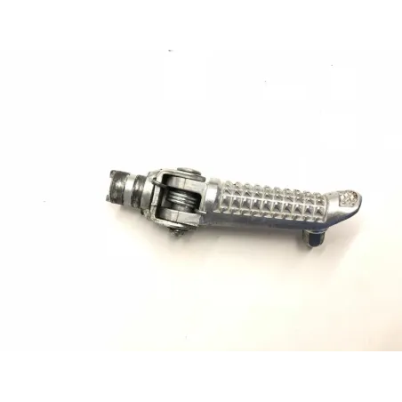 Repose pieds avant droit SUZUKI GSXR 600 2004-2005