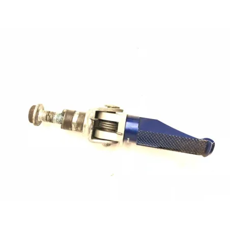 Repose pieds avant gauche SUZUKI GSXR 600 2004-2005