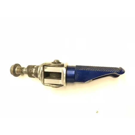 Repose pieds avant gauche SUZUKI GSXR 600 2004-2005