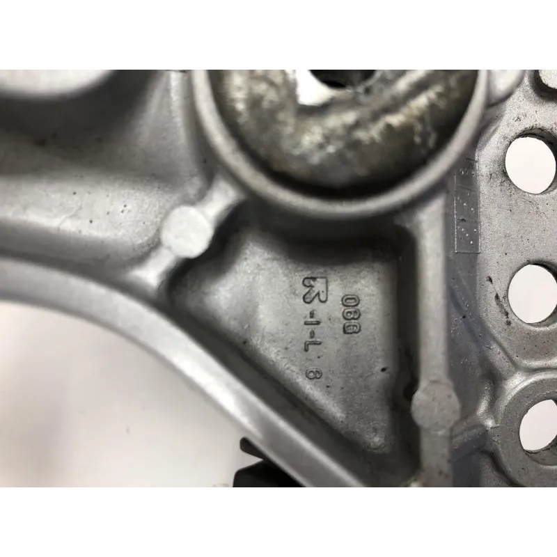 Platine et repose pieds arriere gauche SUZUKI DL 1000 2002-2006 VSTROM
