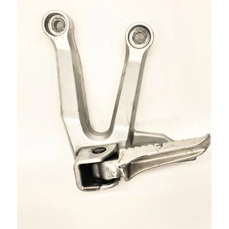 Platine et repose pieds arriere gauche SUZUKI SV 650 N 2003-2006