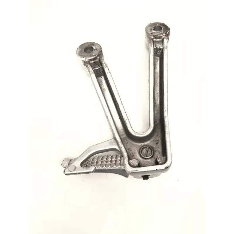 Platine et repose pieds arriere gauche SUZUKI SV 650 N 2003-2006
