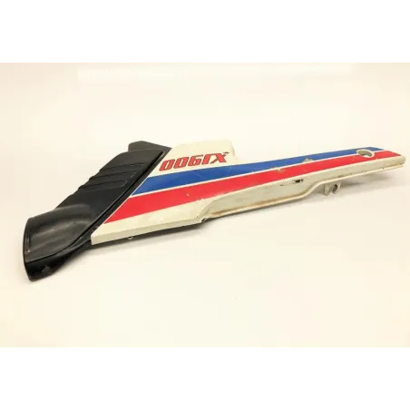 Cache carenage sous selle droit YAMAHA XJ 900 1983-1984