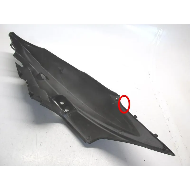 Cache carenage coque arriere droit KYMCO AGILITY 50 2007-2008 R10 4T