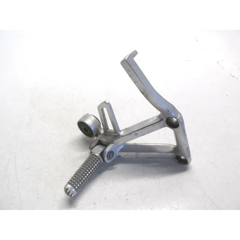 Platine et repose pieds arriere droit YAMAHA FZS 600 2000-2001 FAZER