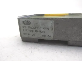 Regulateur charge batterie PIAGGIO VESPA 50 1997-2005 ET2