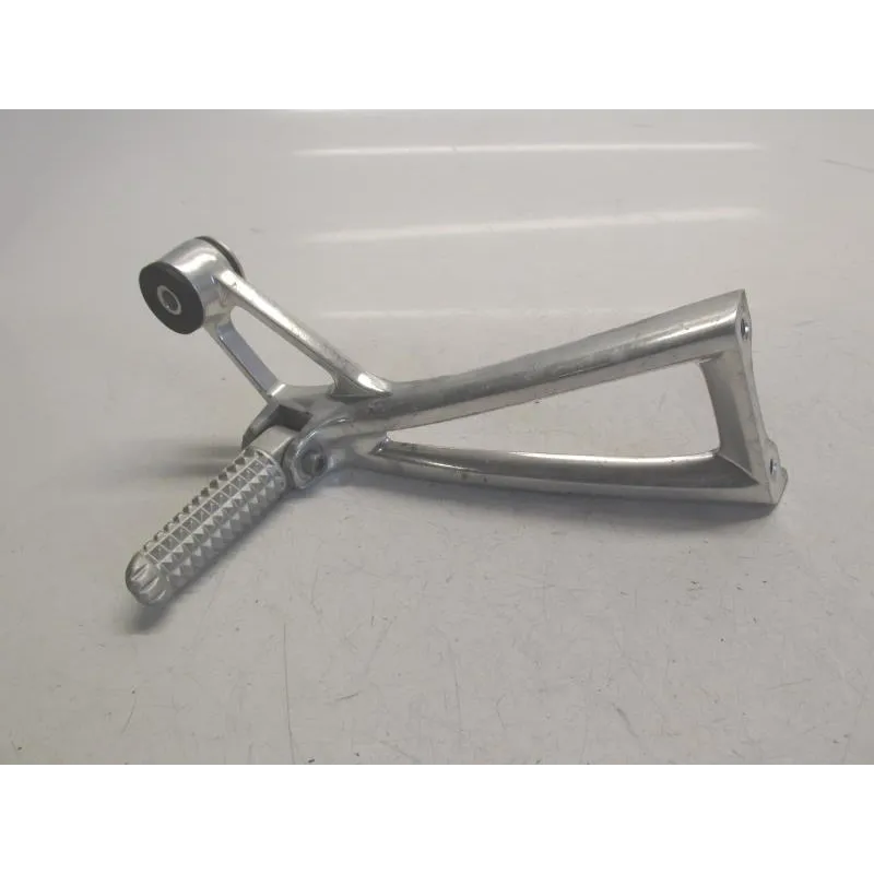 Platine et repose pieds arriere droit YAMAHA YZF 600 2003-2004 R6