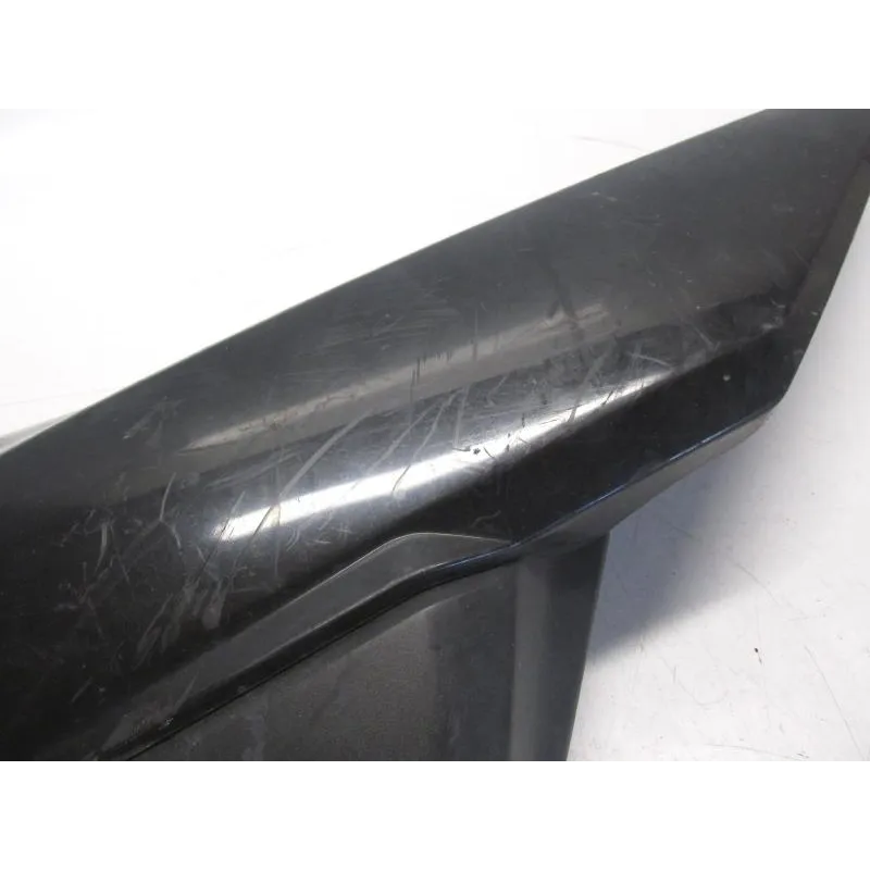 Cache carenage sous selle gauche SUZUKI DR 125 SM 2008-2014