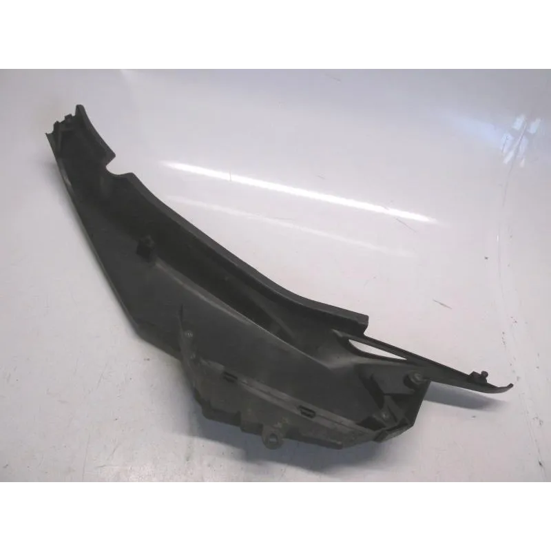 Cache carenage sous selle gauche SUZUKI DR 125 SM 2008-2014