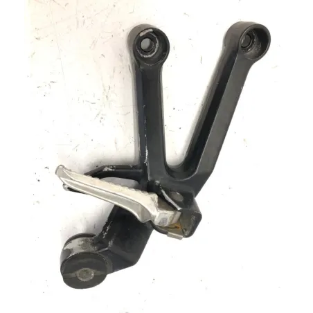 Platine et repose pieds arriere droit SUZUKI SV 650 N 2003-2006