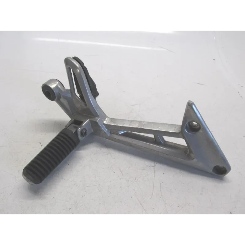 Platine et repose pieds arriere droit YAMAHA FZS 1000 2001-2003 FAZER