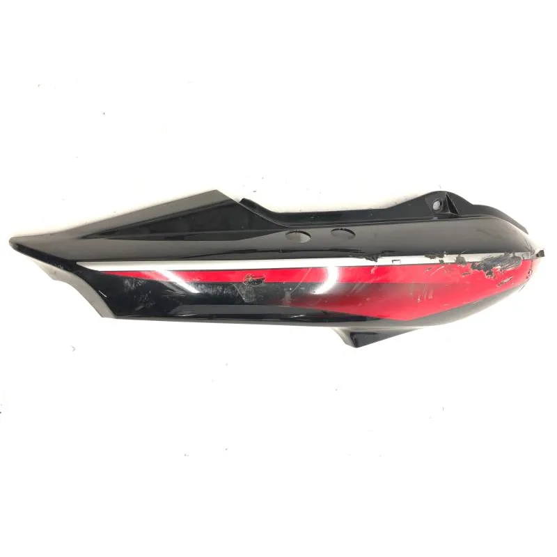 Cache carenage coque arriere droit YAMAHA FZS 600 2002-2003 FAZER