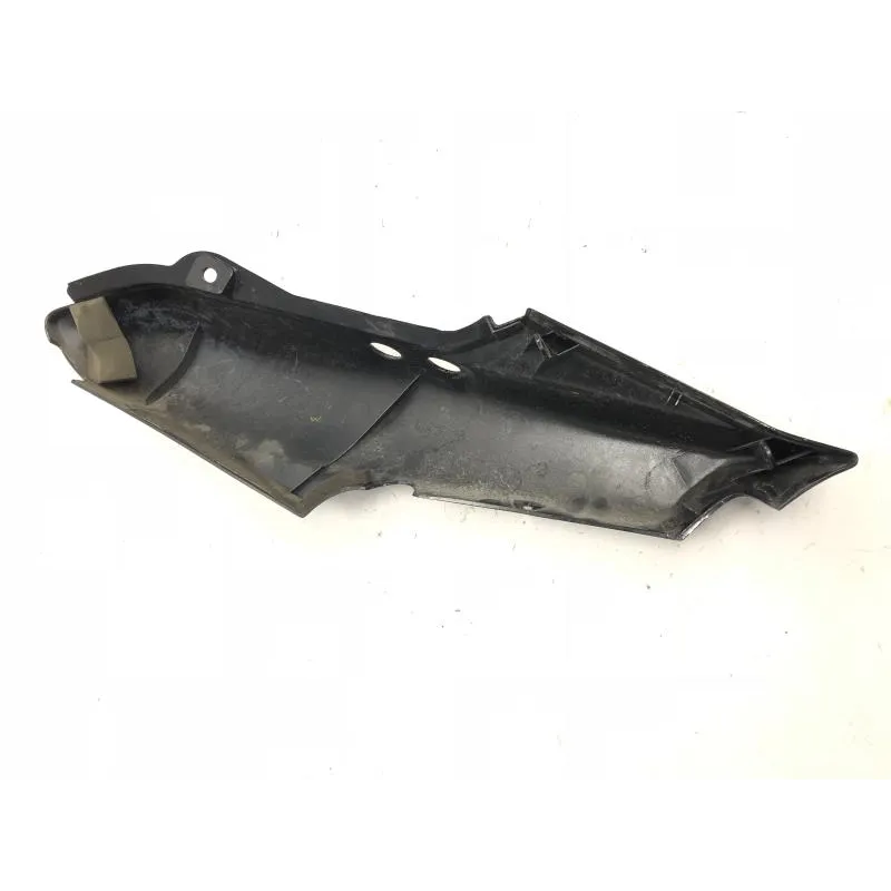 Cache carenage coque arriere droit YAMAHA FZS 600 2002-2003 FAZER