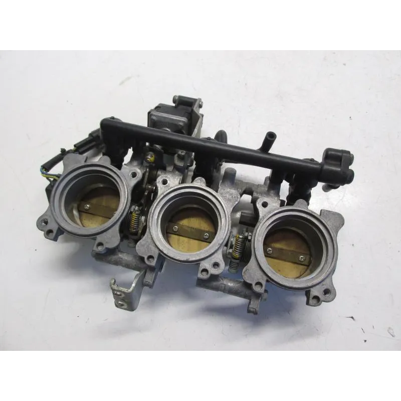 Rampe d'injection TRIUMPH DAYTONA 675 2006-2008