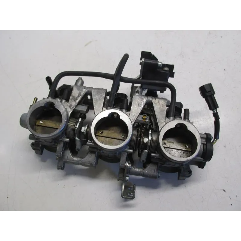 Rampe d'injection TRIUMPH DAYTONA 675 2006-2008