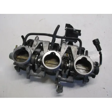 Rampe d'injection TRIUMPH DAYTONA 675 2006-2008