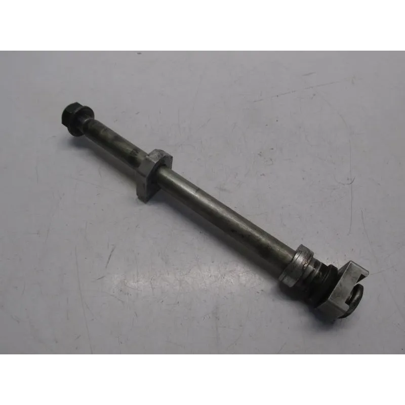 Axe de roue arriere TRIUMPH DAYTONA 675 2006-2008