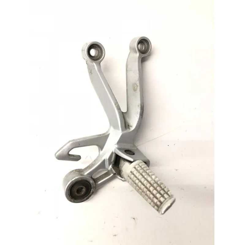 Platine et repose pieds arriere droit SUZUKI GSXR 1000 2003-2004
