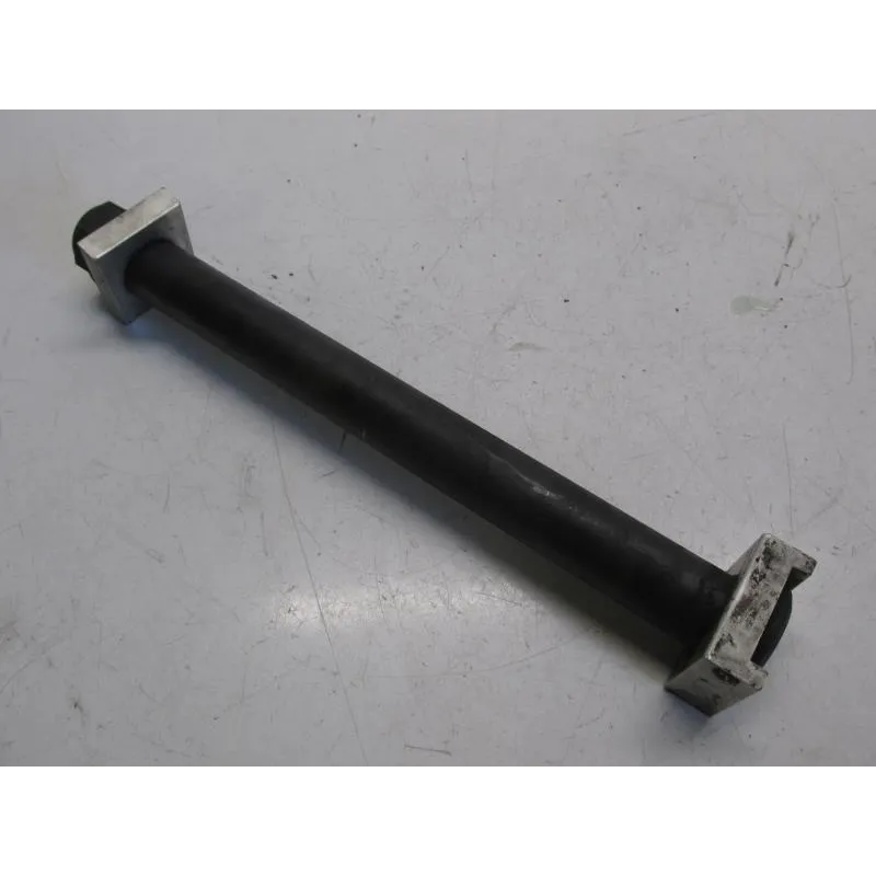 Axe de roue arriere YAMAHA YZF 600 2001-2002 R6