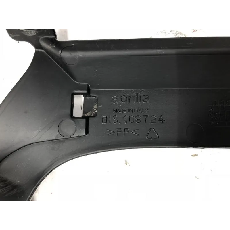 Cache jonction coque arriere APRILIA RSV 1000 R 2006-2009 TUONO